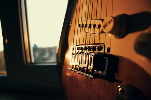 邓丽君《夜来香吉他谱》-A调-大伟吉他教室
